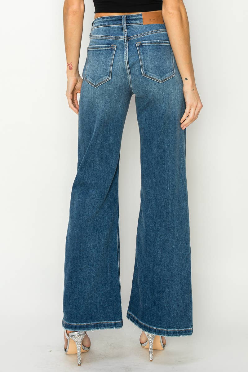 HIGH RISE RELAXED FLARE JEANS